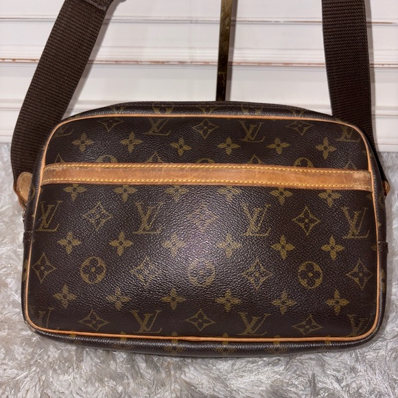 Louis Vuitton Handbags - Louis Vuitton monogram reporter bag